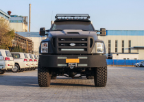 ‍‍进口车市今天为大家介绍的这款车被称为怪兽车，它巨大的身躯，和发动时那震耳的嘶吼声，被许多硬汉所钟情。它就是福特F650，接下来咱们就来