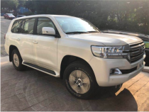 进口车市车到山前必有路，有路必有丰田车。说起越野能力，唯一可与路虎直面抗衡的，就是丰田家族的越野车。事实上，丰田兰德酷路泽也有着自己