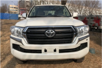 进口车市丰田酷路泽4000强劲动力，让这款车的魅力展现无遗，在户外的驰骋更让这款车的身姿摇曳，成为很多喜爱越野的人的最佳座驾，驾乘它的时候