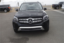 进口车市：配置:P01包（环境氛围照明、前排发光迎宾踏板、车道跟踪组件/变道及盲点辅助、智能钥匙、硬盘导航、带记忆功能的前排座椅)、全景天窗