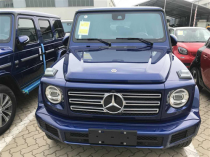 进口车市全新一代奔驰G级保留了延续39年的经典方盒子造型设计，硬朗的线条、出色的越野性能让它成为了很多消费者心目中的DreamCar。2019款奔驰G500与