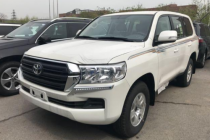 进口车市为您推荐2018款丰田酷路泽4000，高性价比越野SUV，拥有60余年的历史，有过陆地巡洋舰这般霸气的名字。新车新增LED流水灯，变速箱上也由老款