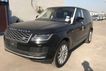 作为路虎旗下的豪华高端品牌，路虎揽胜行政霸气的外形和奢华的内饰设计让其成为SUV领域的豪华标杆级产品，骨子里绝对透露着一股奢华的气质。18款