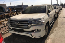 2018款丰田酷路泽4000，河南地区中东版最低价。丰田酷路泽4000硕大的车身让人一见难忘，在高科技、高性能、高品质“三高”的造车理念下，遍布它全车...