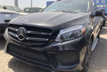 2018款奔驰GLE43AMG，加版现车在售，搭载3.0TV6双涡轮增压发动机，匹配9速手自一体变速器，动力性能出色。新车配置：豪华包运动包灯光包驾驶员辅助包d...