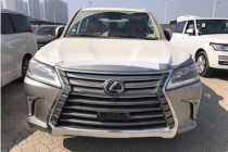 2018款雷克萨斯LX570，中东铂金版现车在售，以全新的家族设计语言，更为考究的内饰功能和更加强大的科技配置再次为大家带来惊喜。新车让越野变成