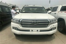 进口车市全新丰田酷路泽4000无论是从外观、内饰或是动力上来看都是一款近乎完美的越野型SUV，对于酷路泽家族来说无论是在泥泞的土地中越野或是穿