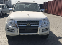 进口车市作为进口高端的全路况SUV，三菱帕杰罗在国内众多越野爱好者心中有着不可取代的地位，作为高性能SUV的代表之一，帕杰罗的越野性能，没有