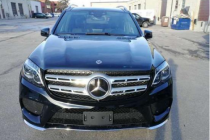 如果说奔驰G系列代表的是霸气，那么奔驰GLS系列代表的就是时尚与尊贵。2018款奔驰GLS450，上海现车在售，引人注目的外观和轩昂大气的风范，优雅与尊...