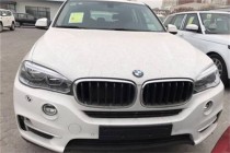 进口车市在您看到宝马X5的一刹那，强劲的性能将展露无疑，您也会被他外表所吸引，目不转睛地仔细品味。坐在高品质驾驶座上驱车前行，每一公里都