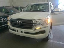 进口车市2018款丰田酷路泽4000还是以越野机能强、性价比高、皮实耐用这三大特征，矗立于入口越野车的鳌头，搭配分时四驱，连结了非承载式车身、前...