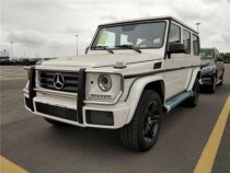 进口车市奔驰G的历史并不算长，第一代奔驰G是1979年才发布于世，发展至今，奔驰G的外观特点得以延续，复古风格是G系列越野车的显著特点，这样的风...