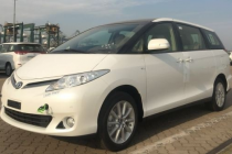 进口车市大霸王丰田普瑞维亚前脸设计具有轻盈姿态，驾乘视野非常开阔，尤其非常前卫的MASK造型头灯不仅视觉上非常锐利。全新丰田大霸王普瑞维亚