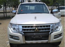 【进口车市】三菱的品牌形象运动、可靠、性能。三菱帕杰罗V97以优异的越野性能及安全可靠性遍布全球170余个国家销售，充分证明了帕杰罗是一位名