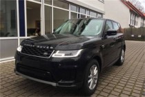 进口车市路虎揽运的细节变化不少，总体形象还是与现款一脉相承。不出意外的，揽运也将氙气大灯更改为LED大灯，椭圆形的日行灯也改为更有棱角的