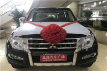 【进口车市】配置:18款中东帕杰罗V93金标顶配3.0L/V6,二代超选四驱,尺寸(mm):4900X1875X1900,输出(PS):177,扭矩(牛米):264,镀铬电动折叠外后视镜集成转向灯，胎