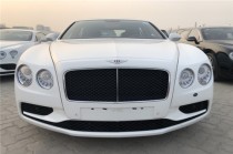 【进口车市】17款欧规宾利飞驰4.0TV8S冰川白棕4座后娱小桌板舒适包色彩包配置：商务4座绝版后排娱乐天窗舒适包座椅加热通风按摩前排双扶手前排14向