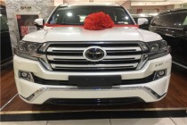 进口车市丰田酷路泽5700最新技术与科技的采用使其在提升耐久性、可靠性和越野性能之外实现了更高的豪华感、品质感，真正成为一款世界顶级的SUV。1...