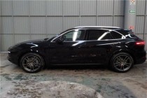 保时捷卡宴身上有着许多突出的进步，令人实在佩服保时捷的创造力。卡宴和传统的SUV车型有些不同，毕竟是一款出自“保时捷”之手的汽车，高档越