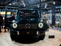 【进口车市】奔驰G500方方正正最传统的越野车外形设计，以及遇到艰难苦短都能够积极客服的超强越野能力，使G500在越野爱好者心中保留着最顶端的位...