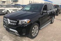 【进口车市】奔驰GLS450车身设计端正，拥有高品质，驾乘更显品位，一款7座的SUV，这款勇猛无比的车能带您从俊疾的赛道上冲向内心那最敏感的地方！