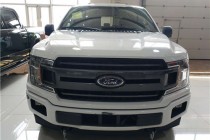 2018款福特F150XLT18款对比17款增加电子驻车后排双USB接口全新中网样式，全景天窗，后车厢上下小梯子，302A包（倒影主副驾驶电动座椅前排座椅加热boxlink...