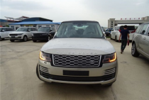 【进口车市】2018款路虎揽胜。历阅数次时代的变迁，用执着的设计理念，真诚的设计初心去不断勾勒。诞生于海岸边的那一丝灵感的宏图，从而铸就了