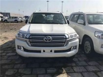 【进口车市】在平行进口酷路泽目前三款不同排量的车型中，酷路泽5700作为大排量的越野型SUV，在性能与动力上优势明显。2018款丰田酷路泽5700，现车