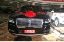 【进口车市】配置:2018款林肯领航员5.7米长轴，中规5.3米，加版450匹马力，中规415（豪华包和科技包和奢华坐椅包和驾驶辅助包)全景天窗、智能卡、远