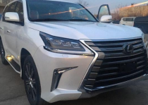 作为纯正进口豪华越野SUV的代表之作，雷克萨斯LX570深受越野车迷们的喜爱。这款全尺寸豪华SUV，舒适的座椅可以容纳8名乘客之多，更重要的是，它还