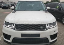 2018款路虎揽运来袭，豪华SUV限时低价。新款揽运越野能力继承了路虎家族一贯的强悍风格，不论在泥泞中奔跑，在河道中驰骋，在城市中穿行，揽胜运