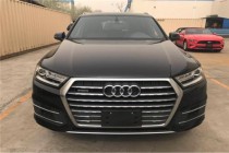 进口车市奥迪Q7有容乃大的胸怀气度，让新车有着傲视群雄的气势。它精准地诠释了奥迪“突破科技启迪未来”的品牌理念。Q7就如金刚一样，粗犷的外