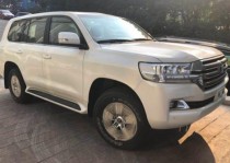 进口车市丰田酷路泽5700更强劲和高效的“心脏”为车辆带来了出色的动力、燃油经济性和排放。新车延续陆地巡洋舰的精髓，增加了多地形驾驶辅助可