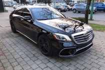 2018款奔驰S63AMG现车在售，经典的流线设计，与梅赛德斯-AMG标志性的元素完美融合，奢华而又沉稳，强劲而又独特，动感而又尊贵——全新一代奔驰S63AMG...