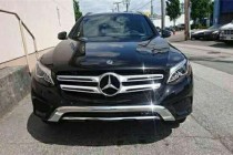 18款奔驰GLC30019轮越野天窗单选配置：（全景天窗）+（LED大灯）GLC300标配：大马力9速19轮(豪华版的19寸刀锋轮毂）定速巡航方向盘换挡多功能方向盘蓝牙...