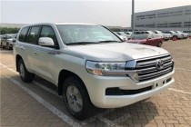 进口车市丰田酷路泽4000自诞生以来，以其恶劣路况的高通过性、耐用性、可靠性，被誉为顶级四驱之王，深获人们信赖。它以优异的性能成绩向世人证