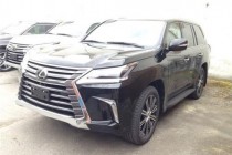 进口车市雷克萨斯LX570在公路上更适合气定神闲的驾驶节奏，或者说它的真正乐趣并不在铺装路面，而是在荒郊野岭。冲沙是一项很受欢迎的娱乐项目，...