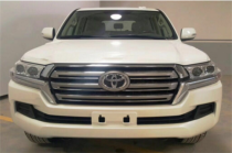 【进口车市】对于丰田酷路泽来说越野根本不在话下，平行进口经销商今日报价，价格低，迅速拨打文章下方电话。选择酷路泽4000就是选择了激情澎湃