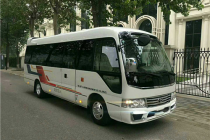 丰田考斯特新车来袭，在秉承TOYOTA一贯执著品质的原则下，在性能上充分契合中国环境与道路的特点，流畅的外观更映衬出新时代的风景，于细节之间展...