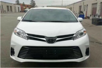 进口车市整日奔波在城市的大街小巷之中，对越野没什么兴趣的你也许更适合选择一辆MPV。进口车中占有绝对热销地位的豪华MPV丰田塞纳以其圆润的外