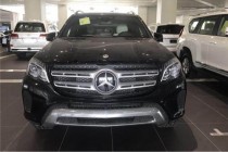 18款奔驰GLS450P01外观灯光雷测包designo座椅，座椅通风，黑色反毛皮内顶，雷测，后排娱乐，全景，20轮，P01包，灯光包，5幅外观包，三区空调，二排电