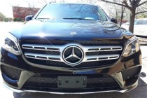 进口车市2018款奔驰GLS450是一款非常灵活舒适的座驾，凡是乘坐过这款车的人都会被它的高级舒适所吸引，它动感时尚是很多人喜欢的类型，作为一款豪