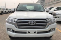 丰田酷路泽4600的越野实力丰田积累了深厚的用户口碑。在汽车消费领域，消费者也将更加注重出行体验，集颜值、品质、科技于一身的“新高端”消费