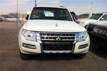 进口车市三菱帕杰罗V97的越野性能，属于实用派一类。没有过多的噱头，在恶劣条件下的优良的可靠性能带你摆脱任何困境。三菱帕杰罗劲畅传统硬派