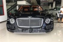 进口车市添越是宾利家族中第一台SUV，目前为止也是唯一的一台。所以在造型设计上，添越并没有抛弃家族式设计的光环。标志性的4只圆灯以及硕大的