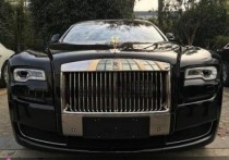 【进口车市】2018款劳斯莱斯古斯特讲究丰厚底蕴和传承经典，因此不论怎么更新换代，相信劳斯莱斯的任何一位设计师，都不会随意而大刀阔斧的进行