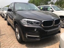 【进口车市】众所周知，所有的BMW都拥有无与伦比的纯粹驾驶乐趣。但这些淋漓尽致的快感，可不仅仅表现在发动机和驾驶性能上，更体现在BMW炫酷闪亮...