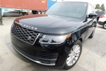 路虎这个诞生于1948年的英伦品牌，同样专注于SUV的生产，从之前的路虎卫士到如今的揽胜，路虎的每一款车都堪称经典。虽然归属辗转不定，从宝马到