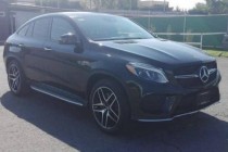 奔驰GLE是奔驰ML的中期改款车型，是一款中型SUV。它的定位高于GLK，低于G级和GL级。它具有驾乘的舒适性以及良好的运动性能，深受广大消费者的欢迎与...