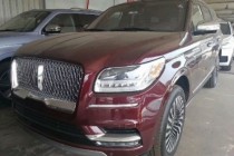 林肯领航员具有美式车的特点，它体型高大威猛、内饰大气豪华、动力强劲无比，驾乘它让人感受到无比的尊贵霸气，它的前脸设计宽厚大气，高品质得...